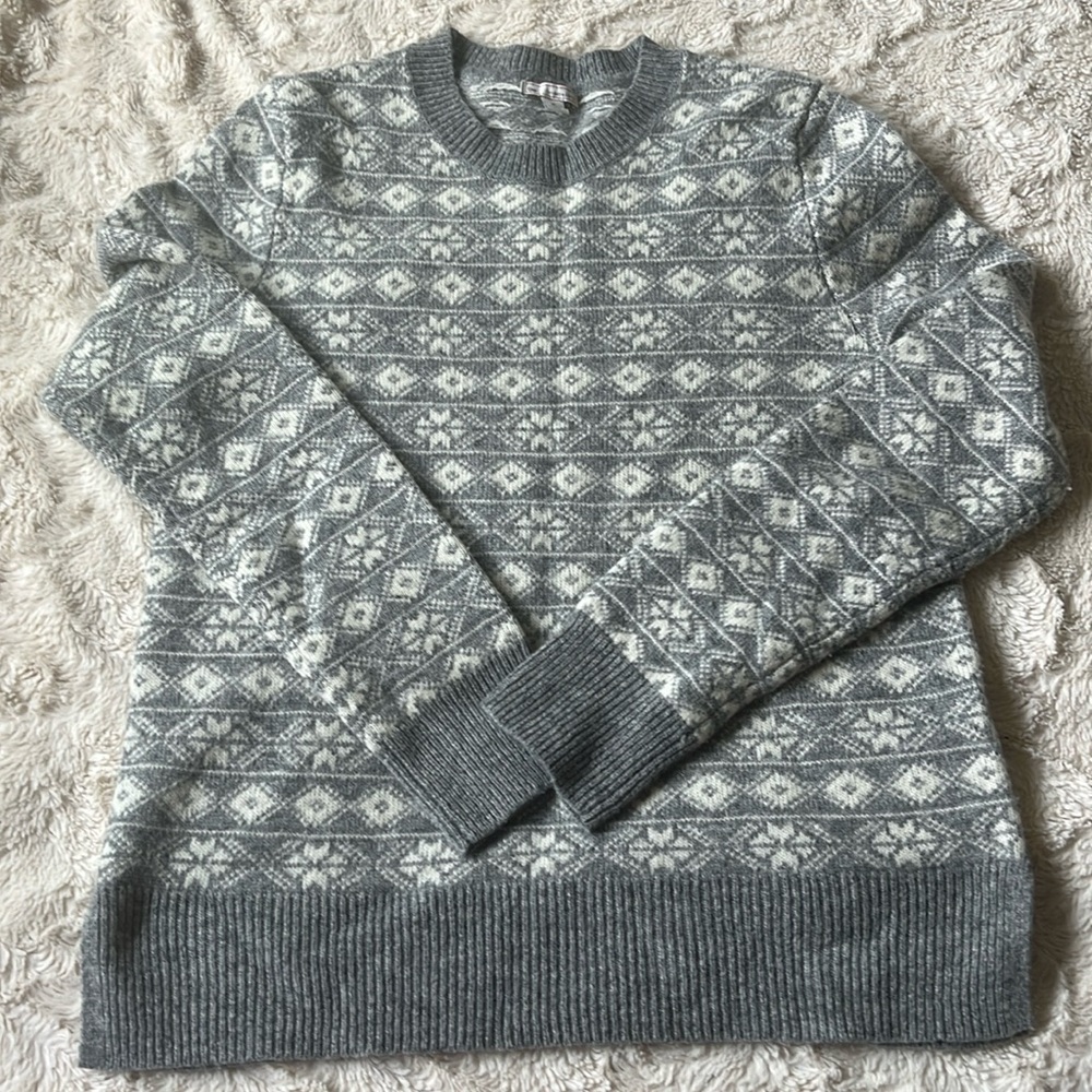 GAP Gray and Cream Wool Blend Sweater Size M